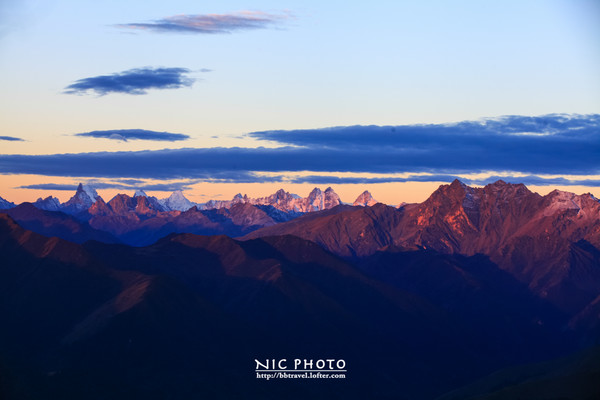 达瓦更扎与牛背山,达瓦更扎和牛背山有啥区别