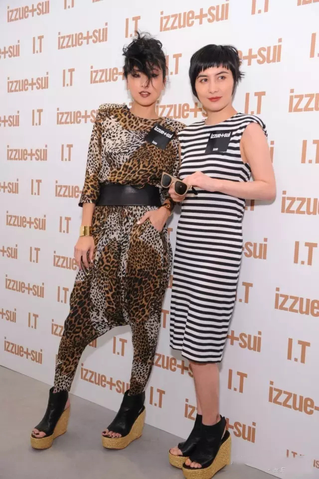 杩峰够楗眬浜嬩欢,杩峰够楗眬