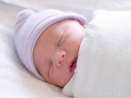 婴儿不睡觉都长黑眼圈了,睡眠时间很长但是有黑眼圈