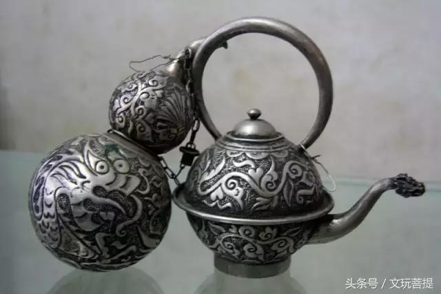 银饰品为什么会变黑,银饰品变黑了怎么办一招教你变新