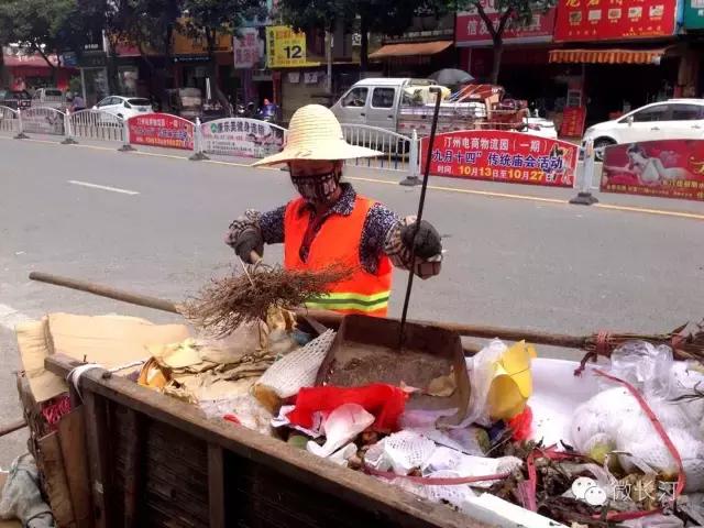 关爱环卫工人公益活动图片,关爱环卫工人暖冬在行动