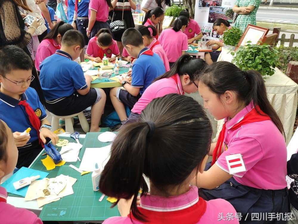 “金牛绿道行”课堂搬进公园让学生在绿道上享受课程