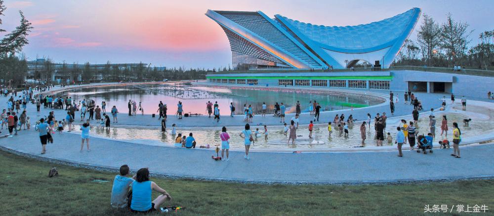 凤凰山凤凰展翅,成都凤凰山音乐公园效果图