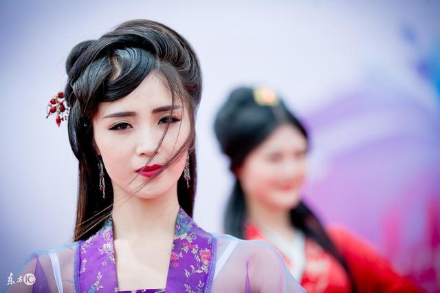 小说：侧妃失宠，暴毙柴房，她放出索命谣言，坐等凶手自投罗网