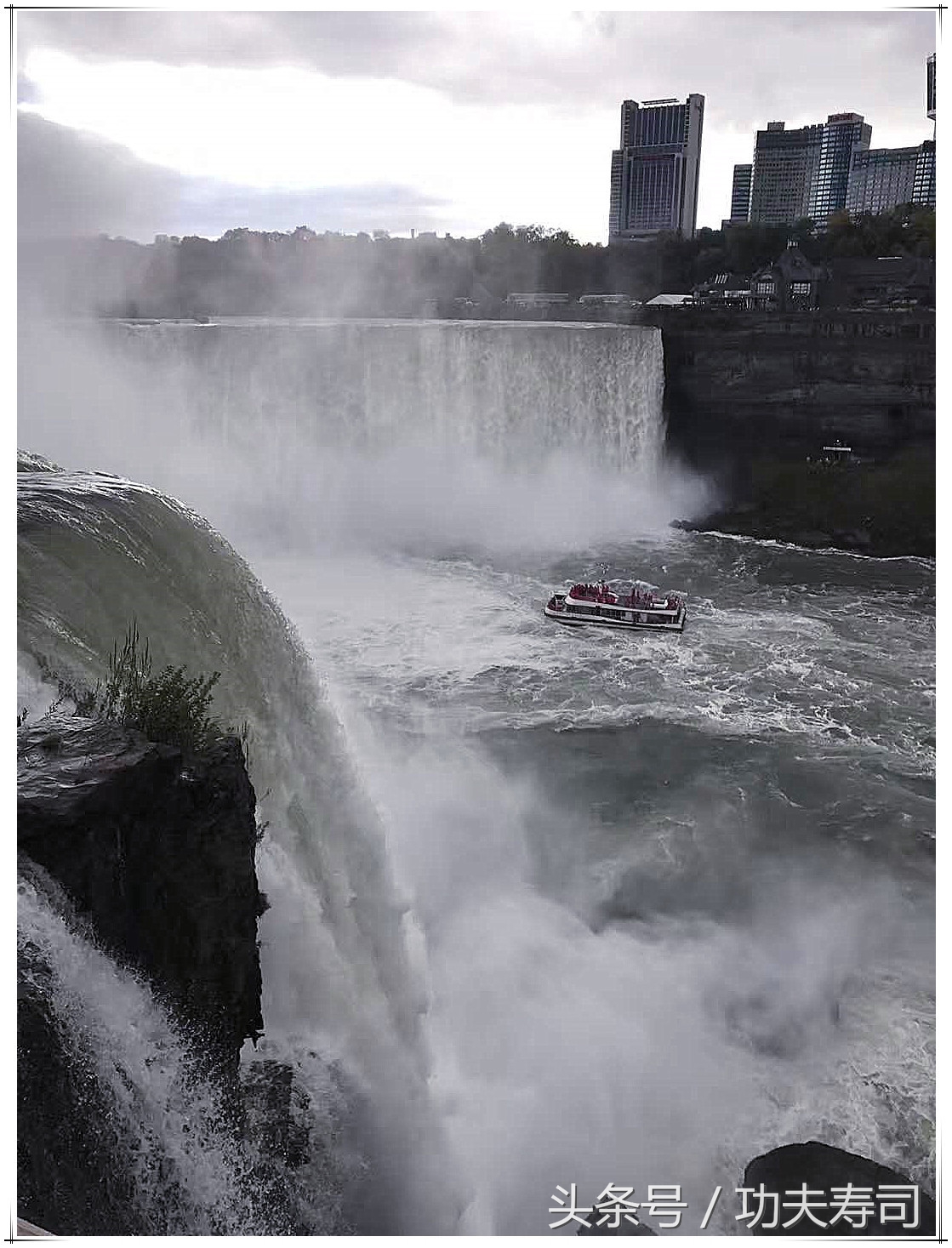 典雅童话小镇·偶遇-萧伯纳「加拿大」by左岸
