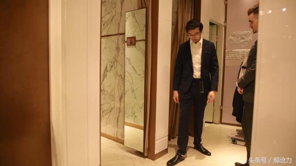 中国学生经历了外国穿搭改造之后，变化不可思议！【给力改造】