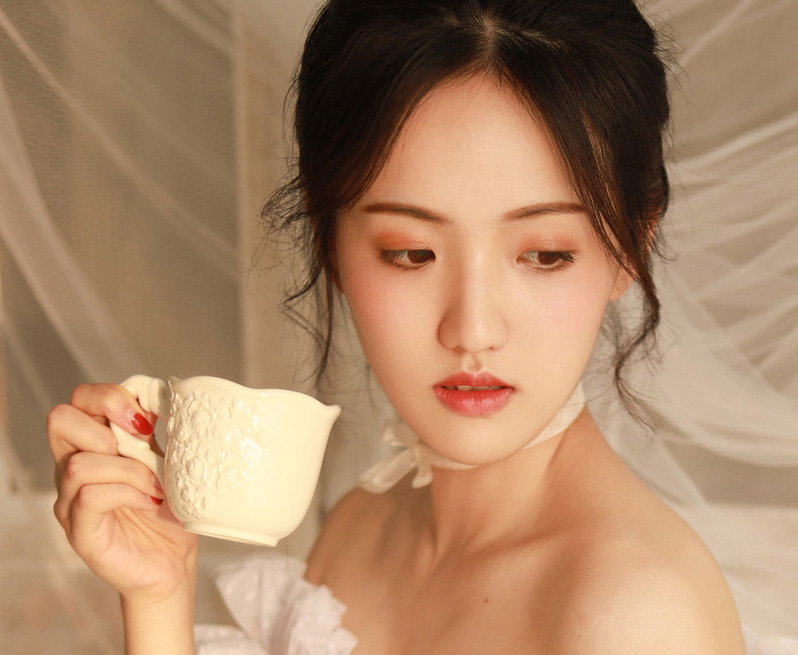 小说：她以为只是演戏，却不知他深爱她多年，结婚只是第一步