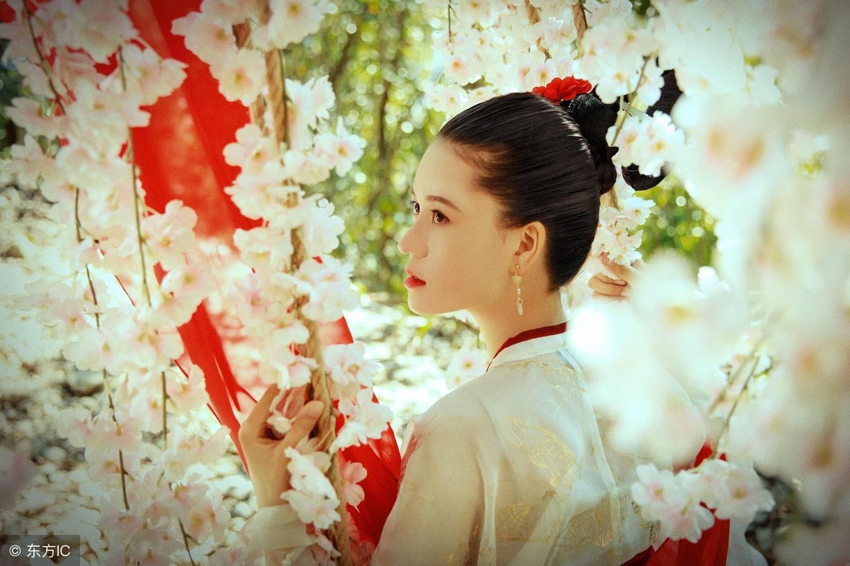 开局迎娶九尾狐小说,小说穷小子入赘名门