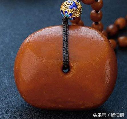 蜜蜡是什么东西佩戴有什么好处,蜜蜡的功效与作用佩戴蜜蜡的好处