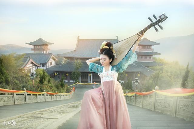 小说：前世，主母奴婢欺辱她们母女，重活一世，她一计让奴婢丧命