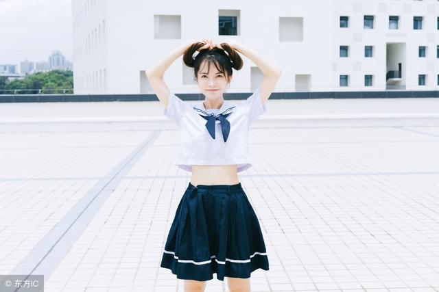 小伙参加拍卖会小说,男子家里破产被迫参加拍卖会小说