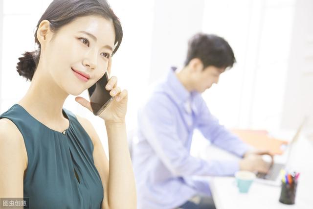 小说：邻居得了失心疯，不打药就会发狂，实习生：我有办法治好你