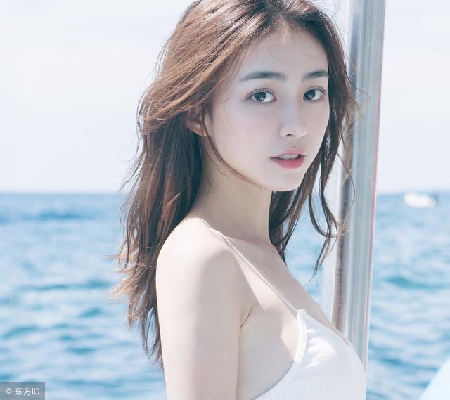 小伙去酒店吃饭被服务员看不起,小伙被酒店大厨瞧不起