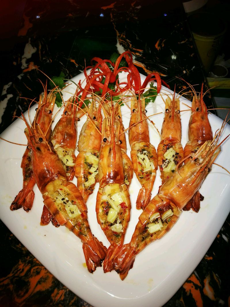 抱卵虾类别沼虾,罗氏沼虾珠江