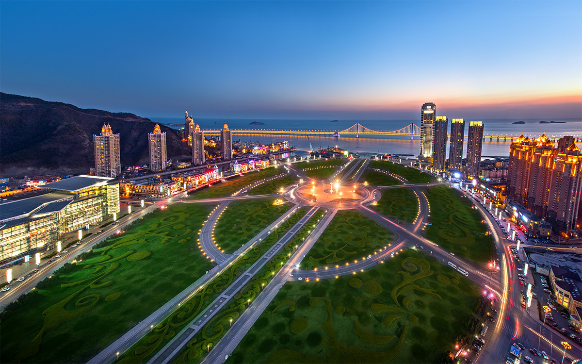 大连市的经济靠谁拉动起来的,拉动经济的三驾马车