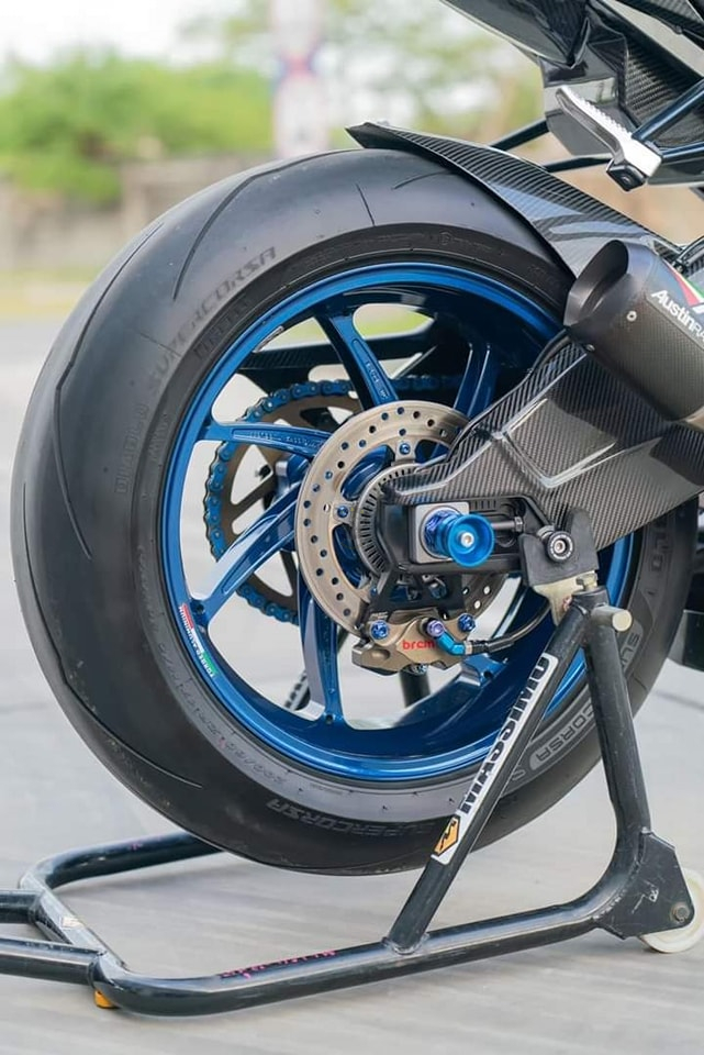 改装2018年款宝马s1000rr,改装宝马s1000rr仪表