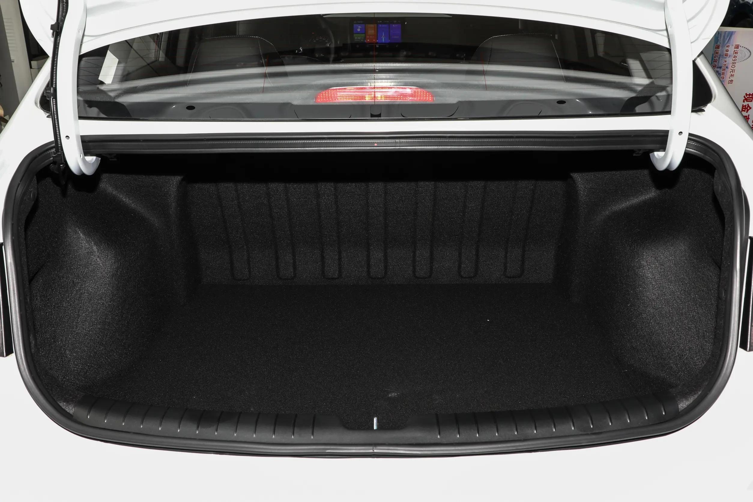 全新现代悦动手动挡值得推荐吗,现代悦动手动最新款顶配