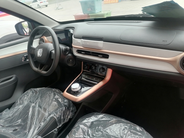 东风ev纳米box轻骋版,东风新能源纳米box低配跟高配区别