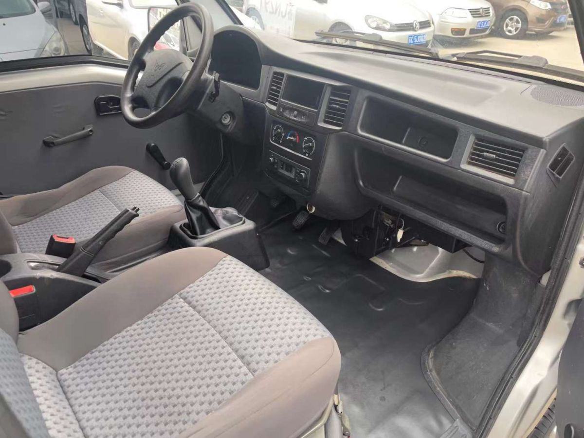 用车成本比较低的车有哪些,好车不贵经济实惠10年五菱之光