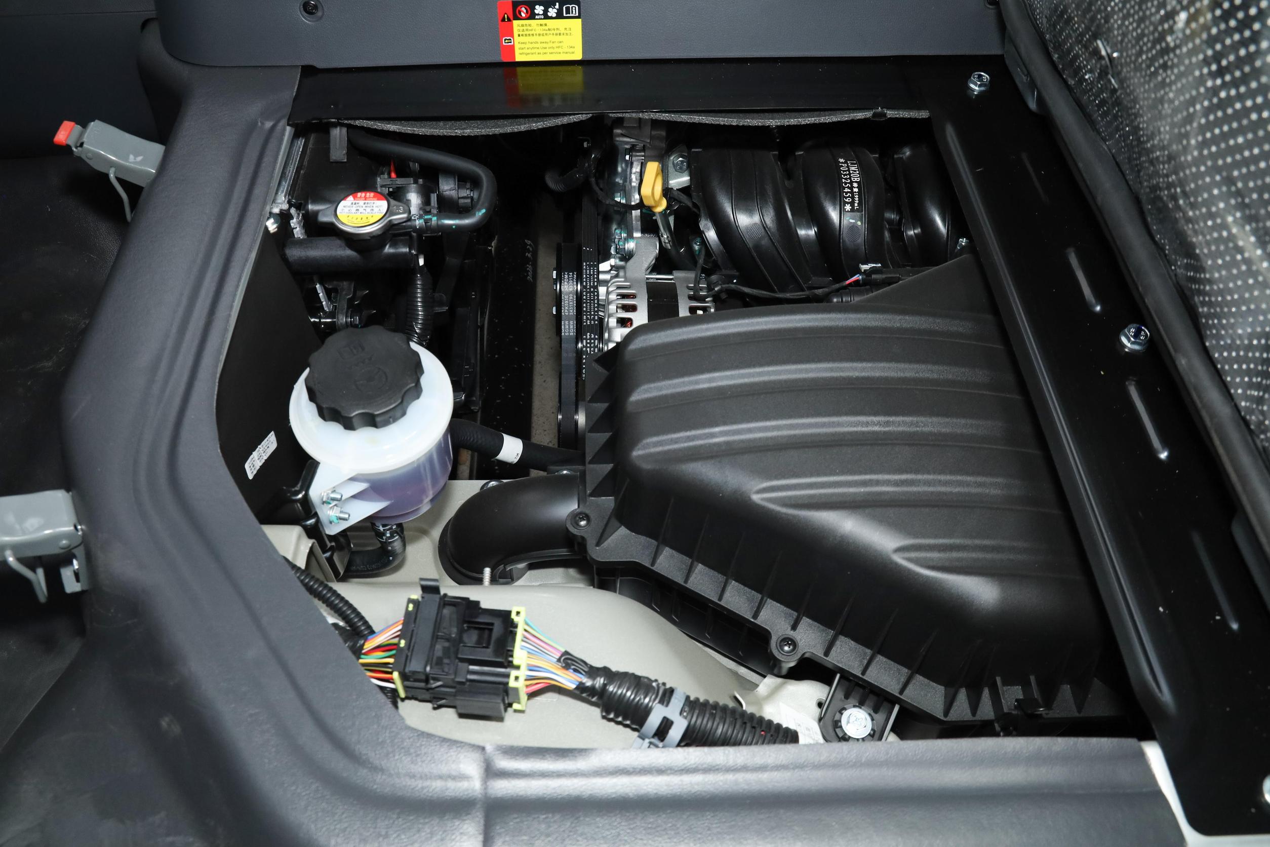 五菱龙卡2.0加长版最新款多少钱,五菱龙卡2.0新款排半