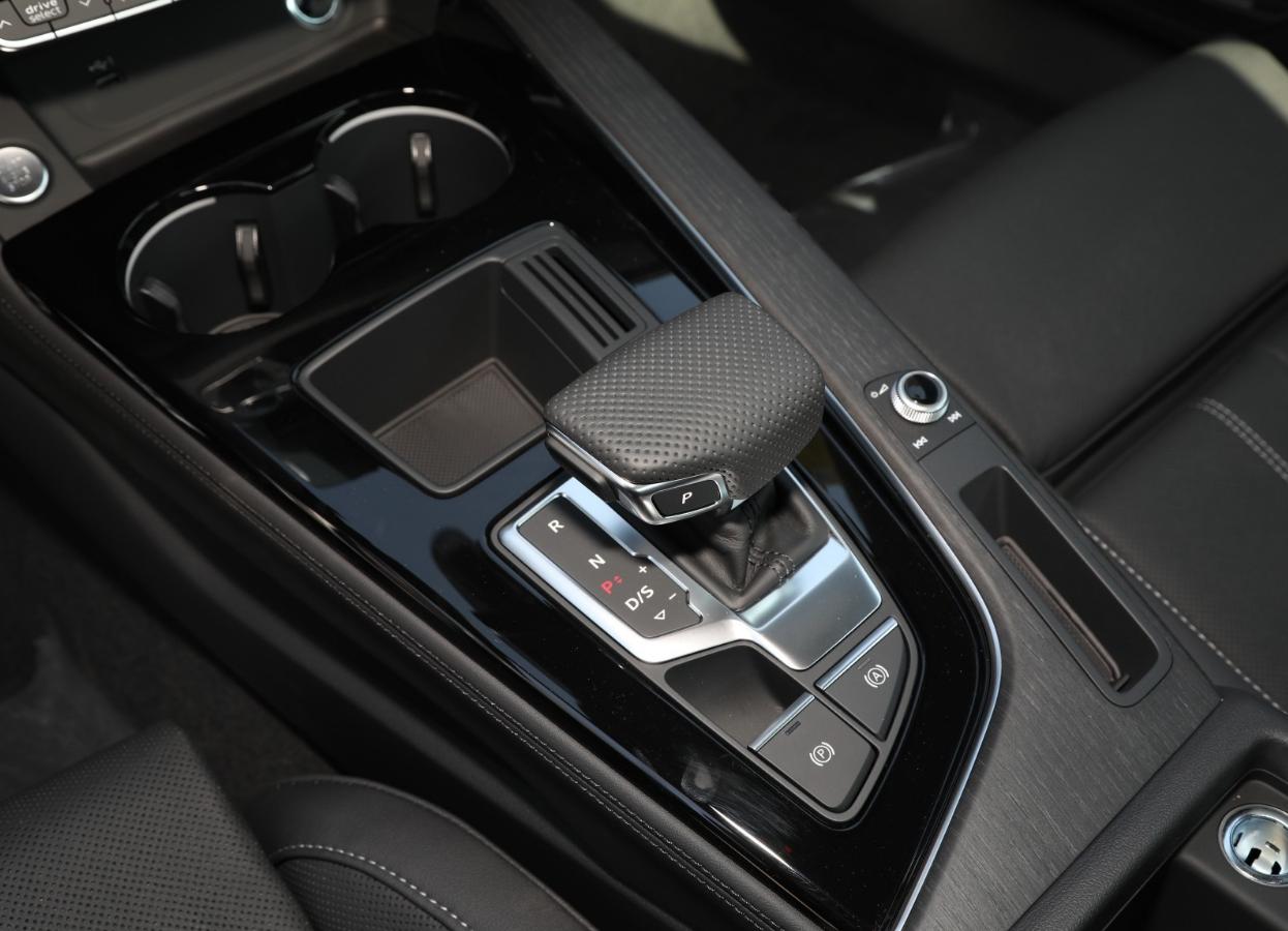 奥迪a4l星夜版bo音响在哪里,奥迪a4l40豪华星夜版音响效果