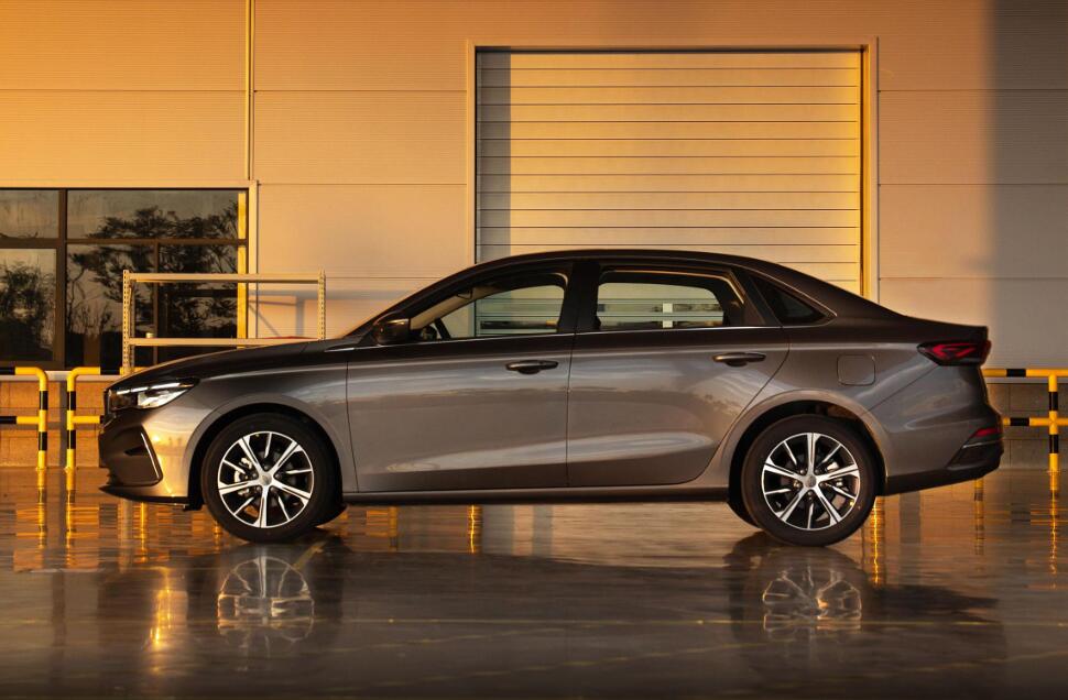 吉利帝豪第四代和沃尔沃s60,吉利帝豪350比450哪个好