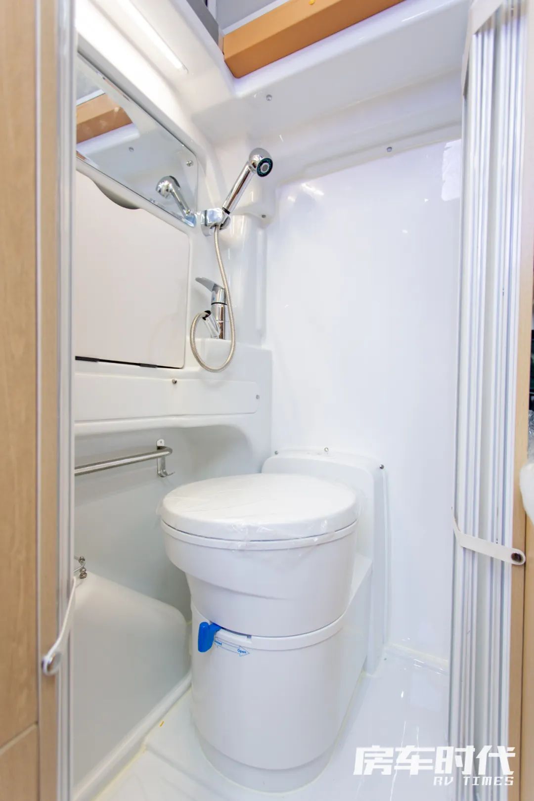 二手b型福特v362硬升顶小野牛房车,江旅小野牛v362升顶房车二手