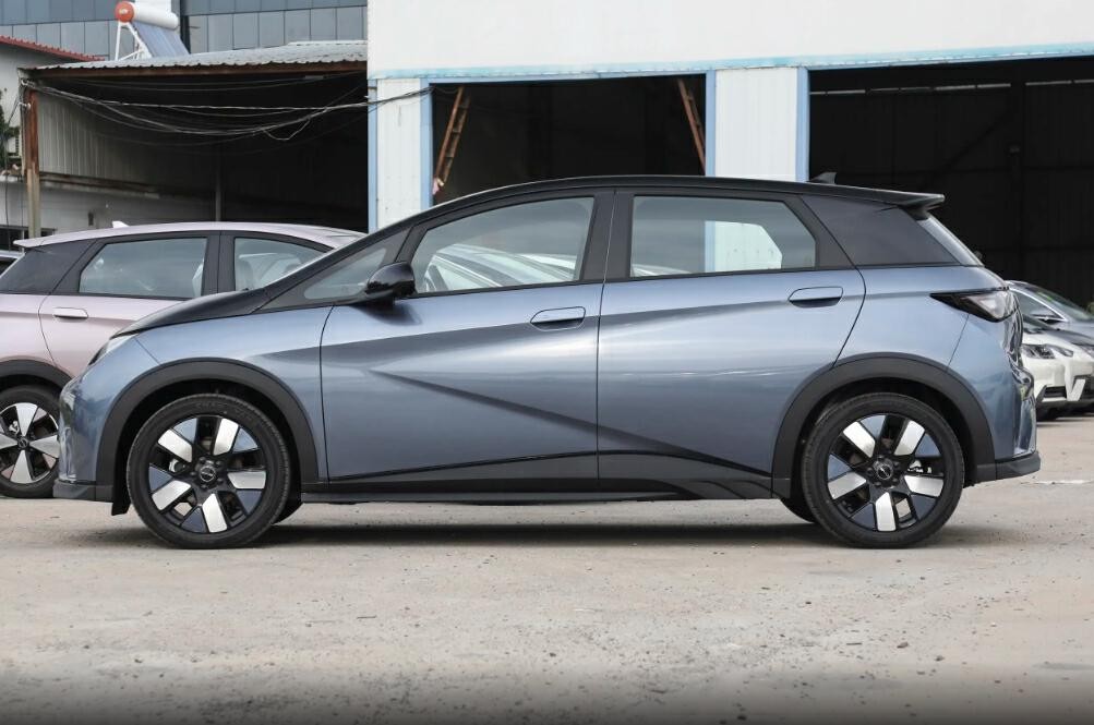 最近比亚迪全新纯电动车型海豚,城市代步纯电续航