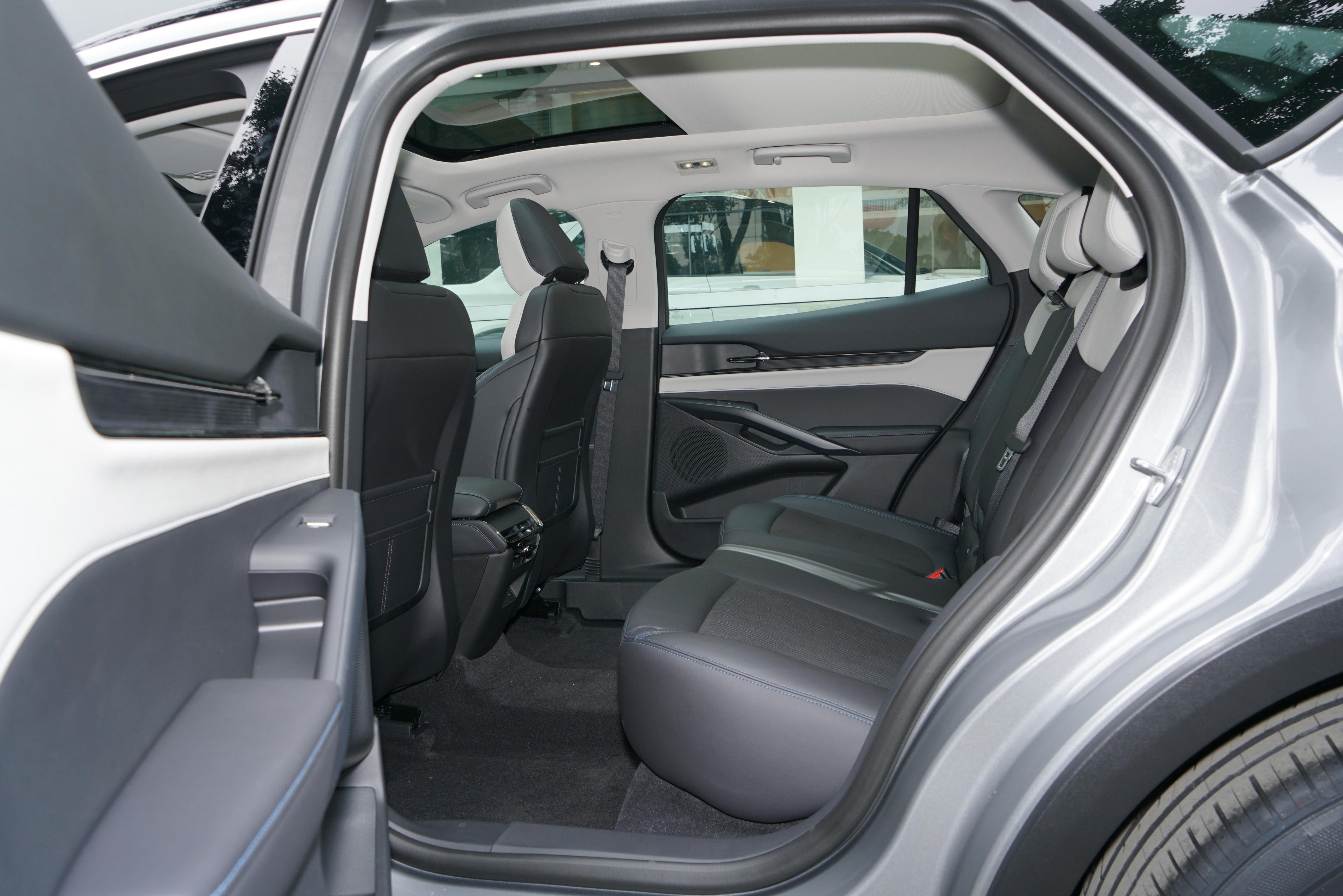 长安福特evos是两驱还是四驱,创新智慧大五座suv长安福特evos