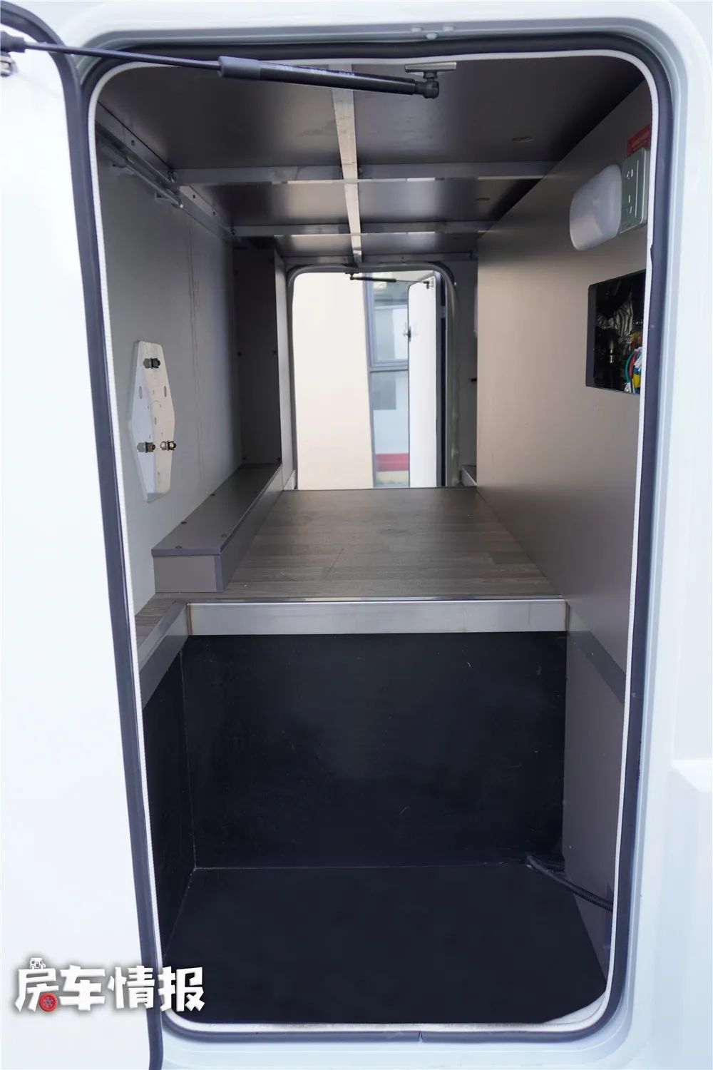 依维柯房车短轴高顶四驱b型房车,依维柯房车推荐10万到20万之间7座