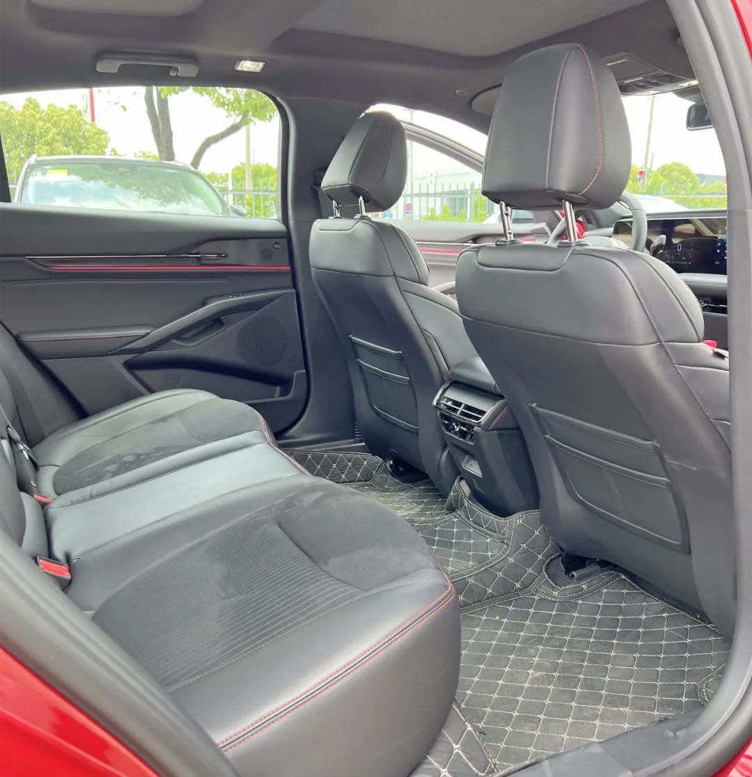 b级轿车探店,近距离探店看车体验国民家轿