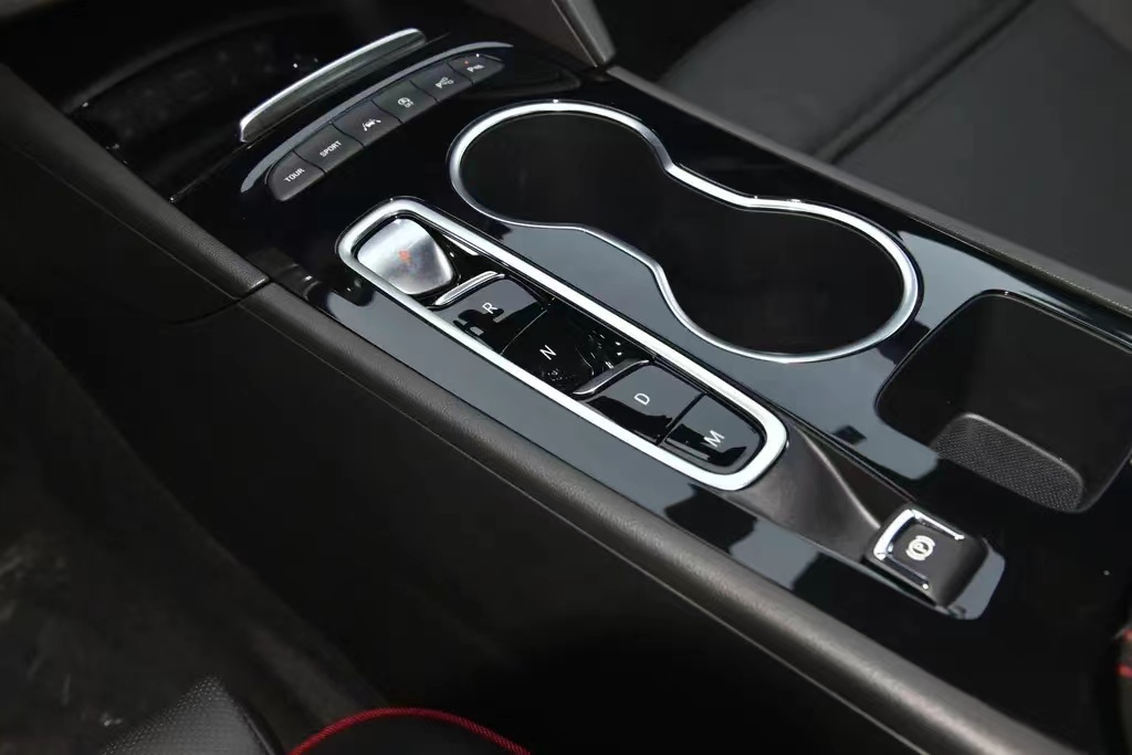 别克君威2021gs28t精英版落地价,别克君威23款gs落地价