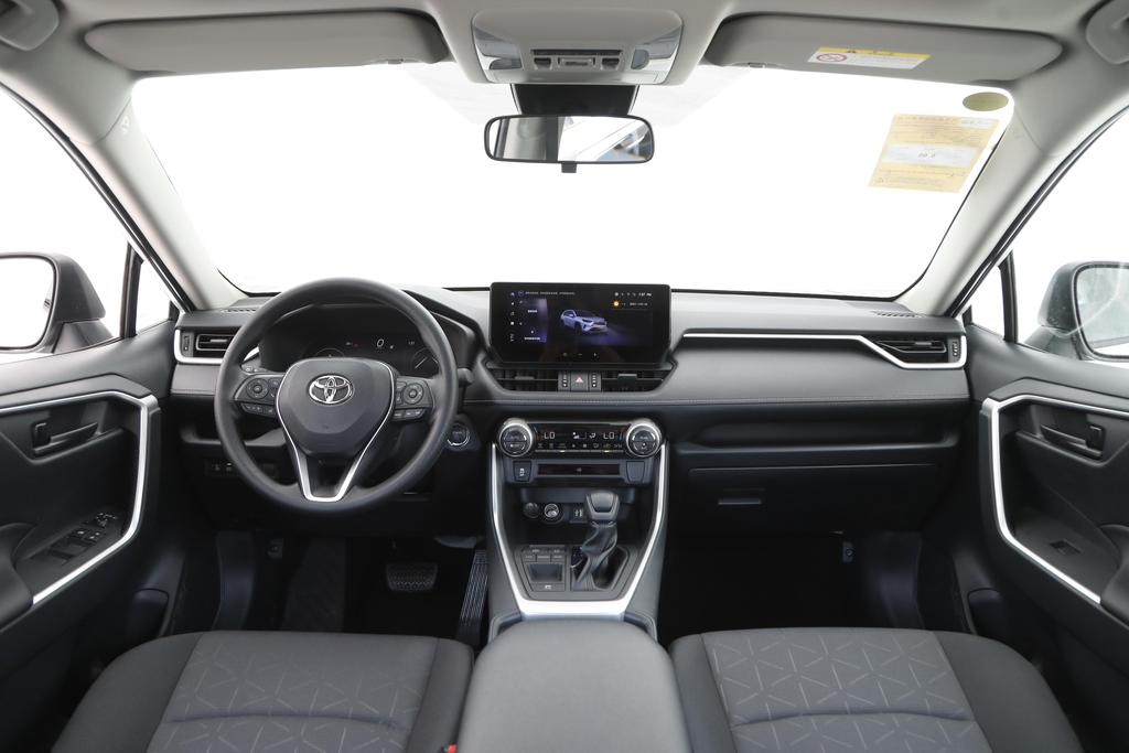 丰田荣放rav4第一视角驾驶,沉浸式体验丰田rav4荣放