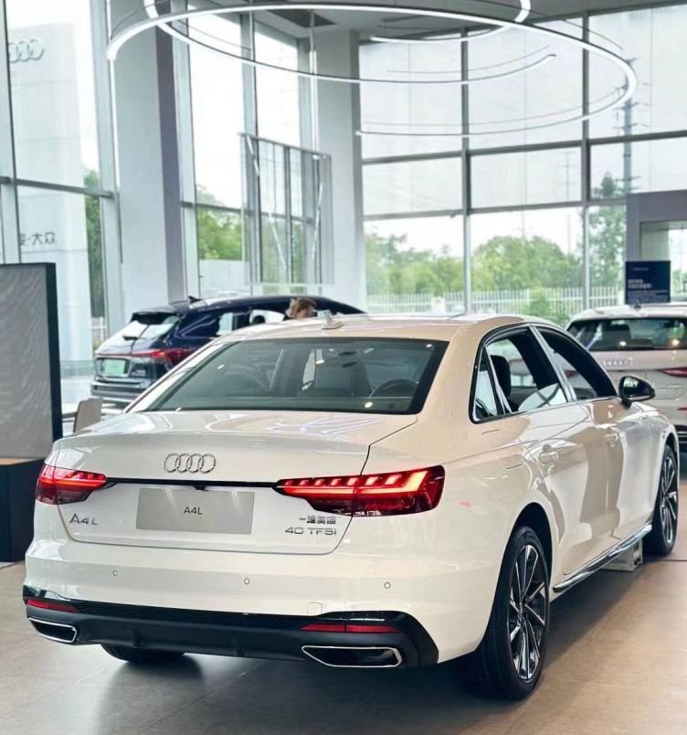 奥迪a4l部分车型限时优惠8.06万,奥迪A4L最新报价