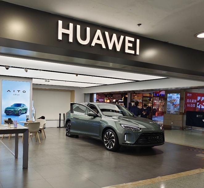 新款问界M7,虽不明白当初是怎么火的,但得明白后来是怎么没的