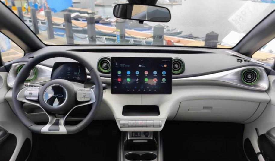 比亚迪海豚和aiony哪个好,比亚迪e2和比亚迪海豚怎么选