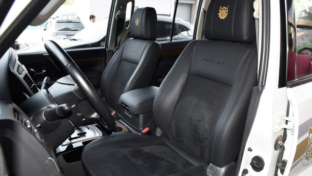 30万内可买到哪年二手的帕杰罗,30万的帕杰罗三门