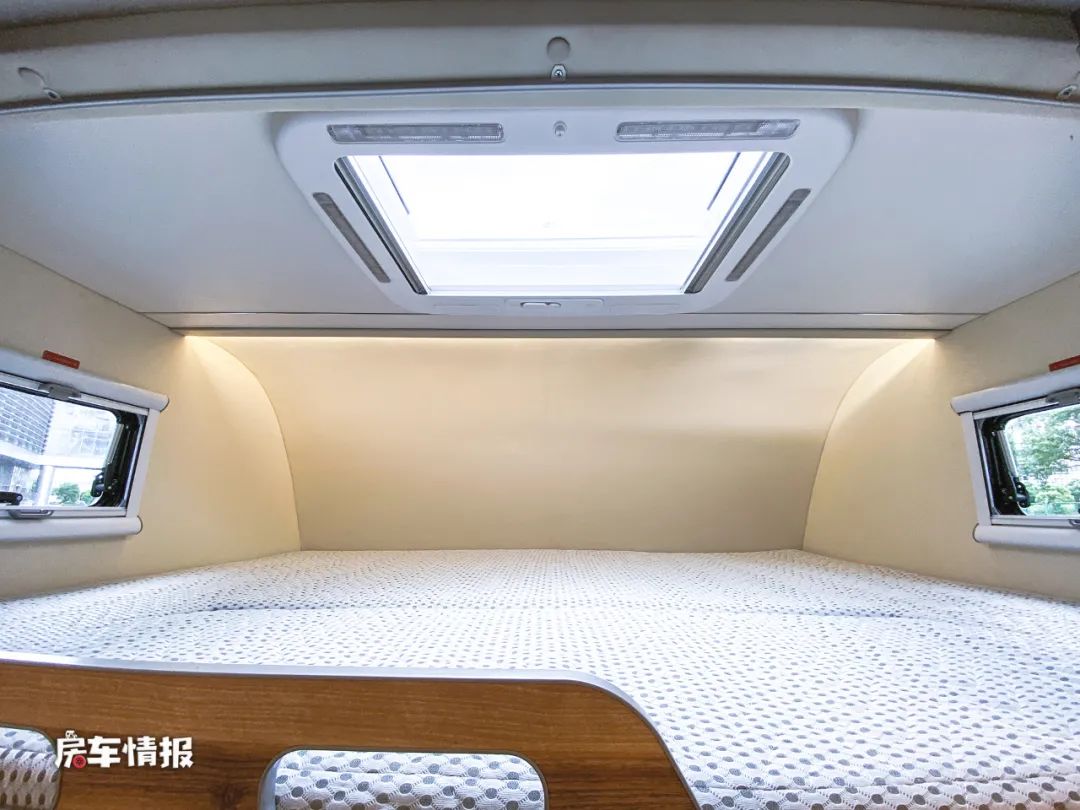 五十铃900p与五十铃700p四驱房车,新星五十铃700p轻卡房车2022款