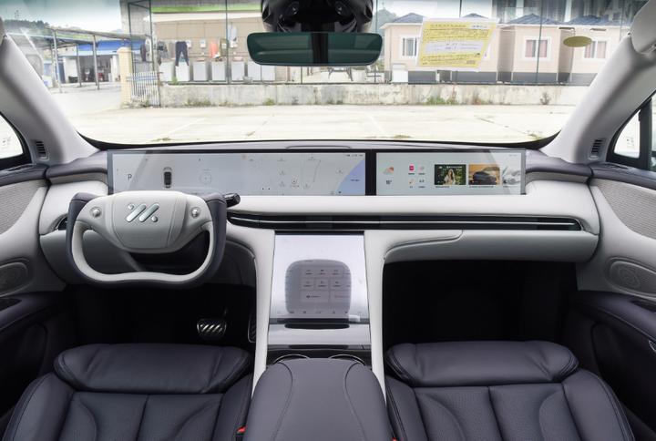 智己ls7和阿维塔11顶配如何选,智己ls7四驱版感受