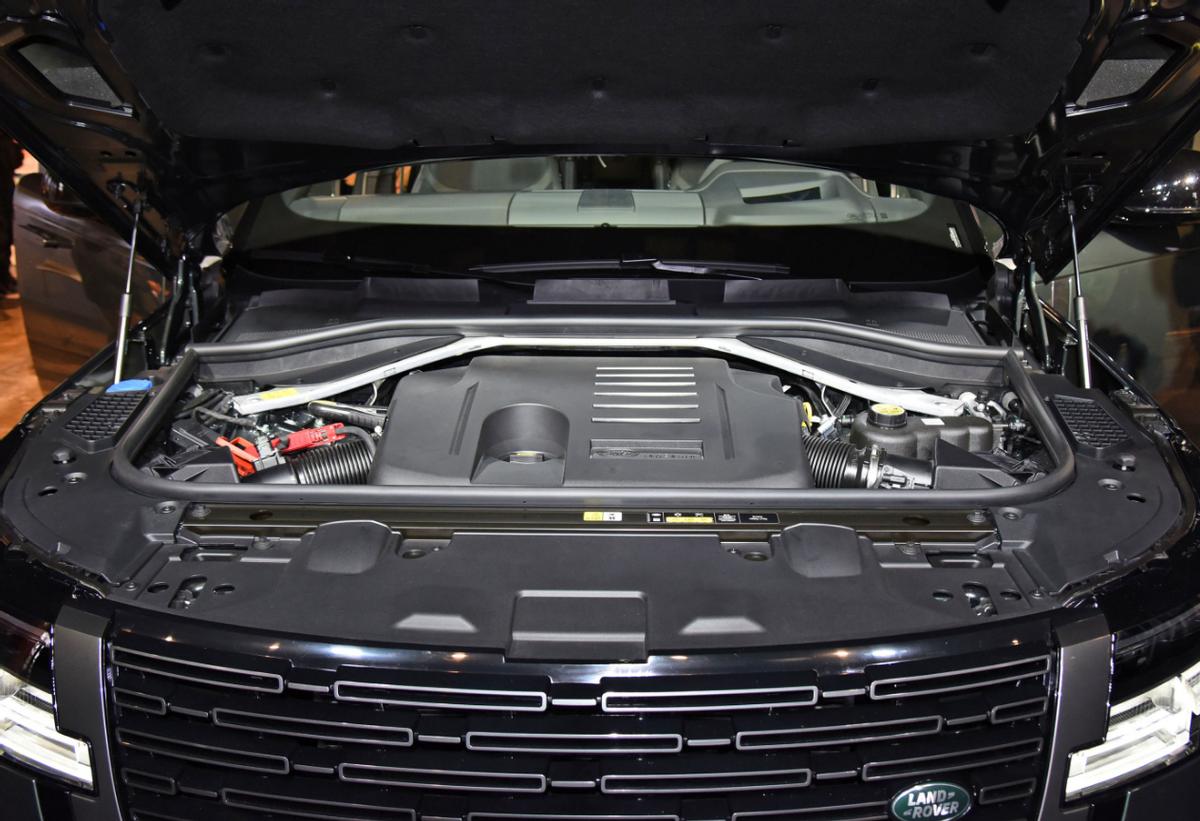 四座的路虎揽胜,豪华版与科技版