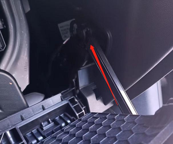 帕萨特怎么自己更换空调滤芯,17款帕萨特汽车空调滤芯更换教程