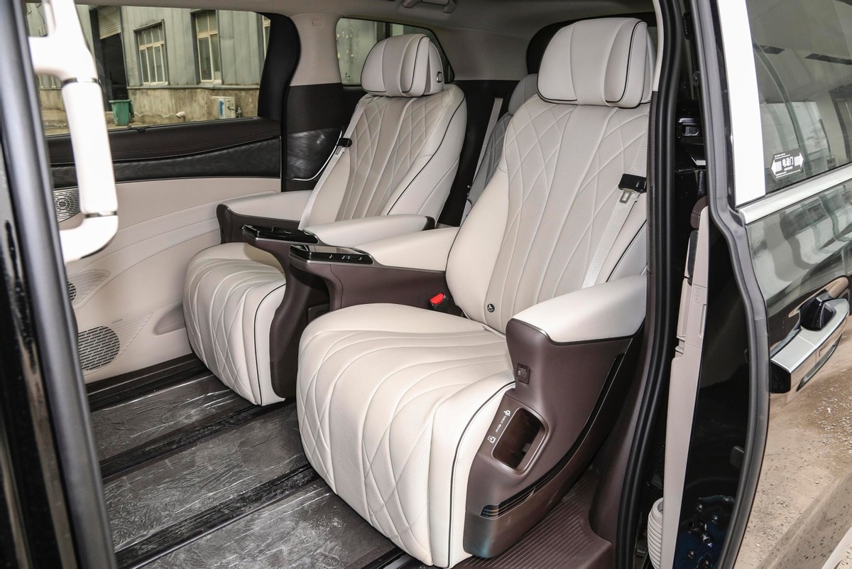 高端mpv推荐家用,高端mpv和轿车