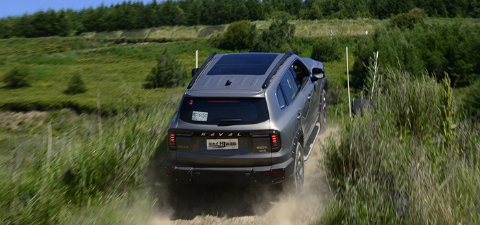 哈弗大狗追猎版四驱顶配实测,哈弗大狗追猎版2.0t四驱驾驶体验