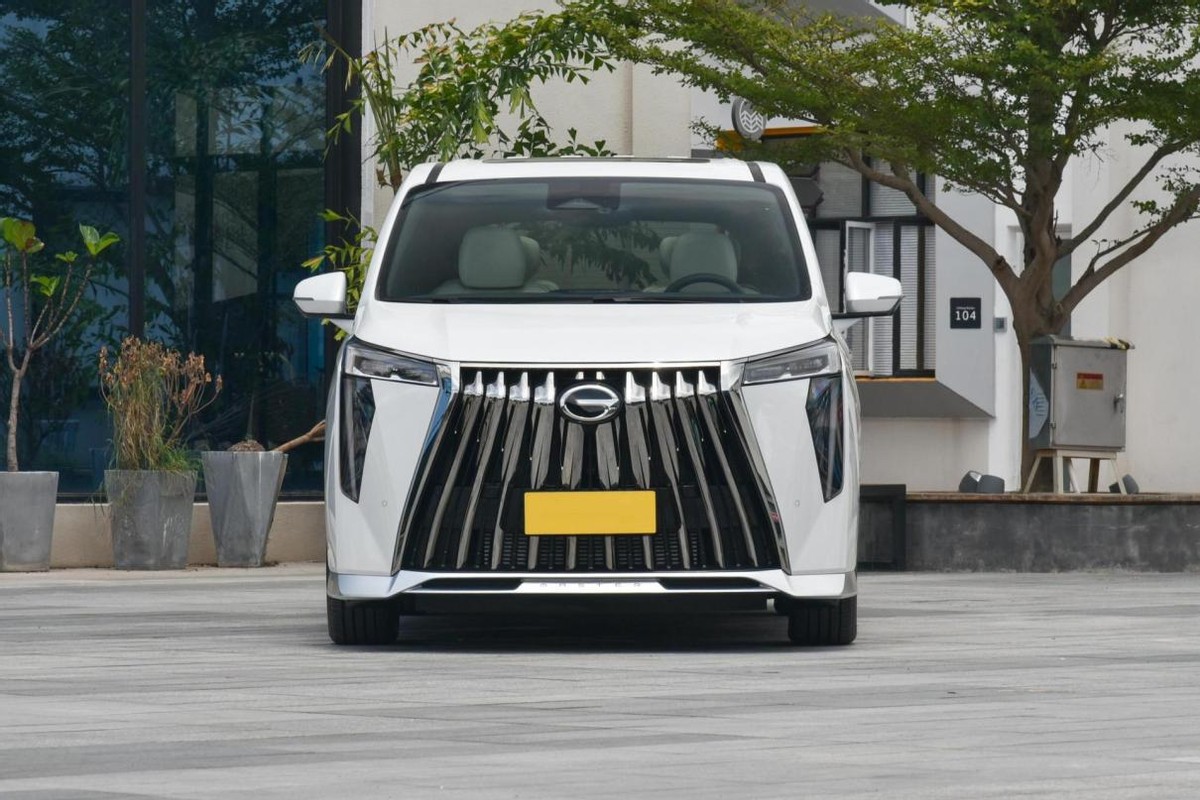 别克gl8和传祺m8和上汽大通g10,别克gl8和传祺2021款m8的外观尺寸