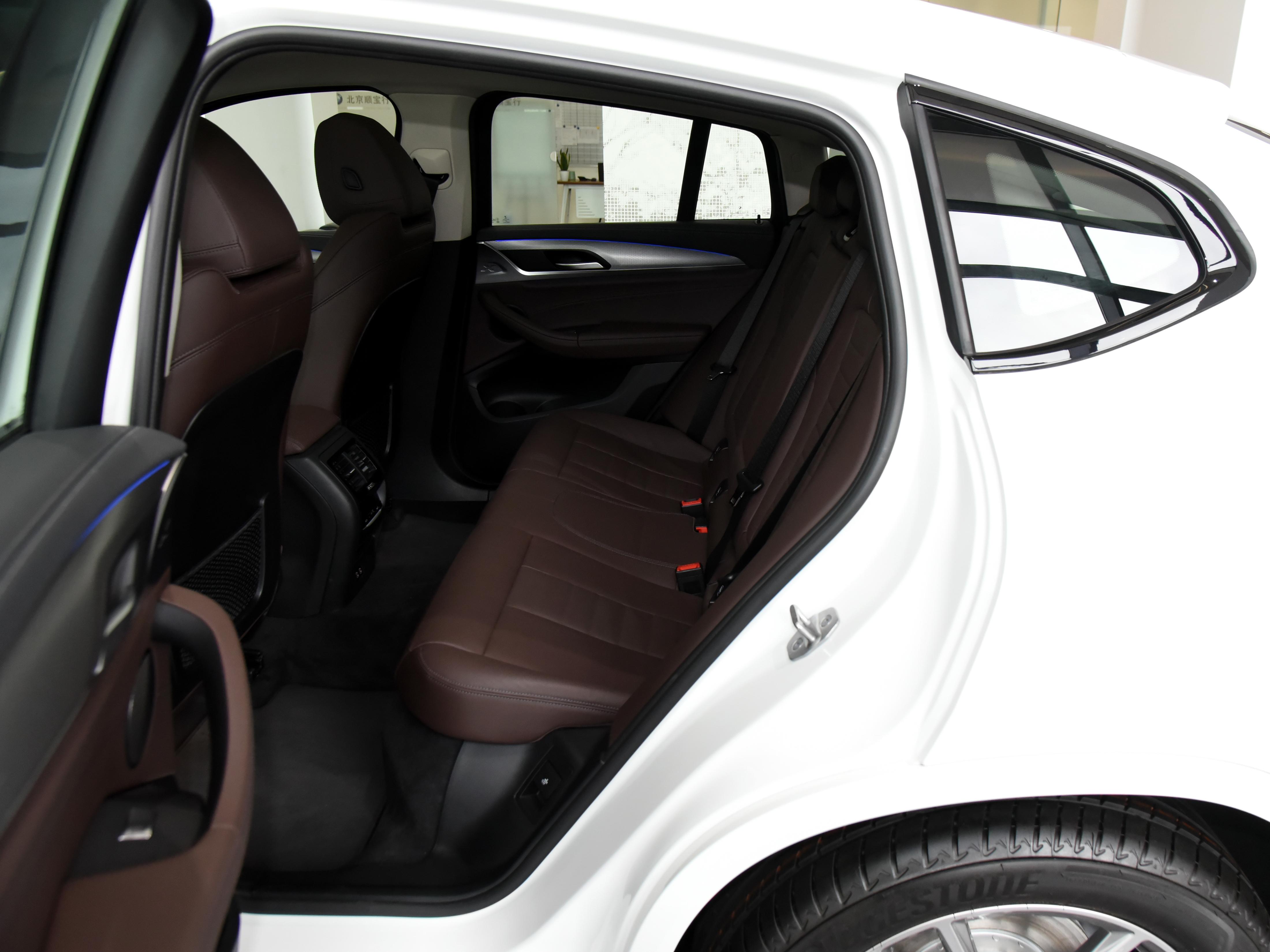 2.0t+8at都有什么7座车,宝马x4是8at采埃孚变速箱吗