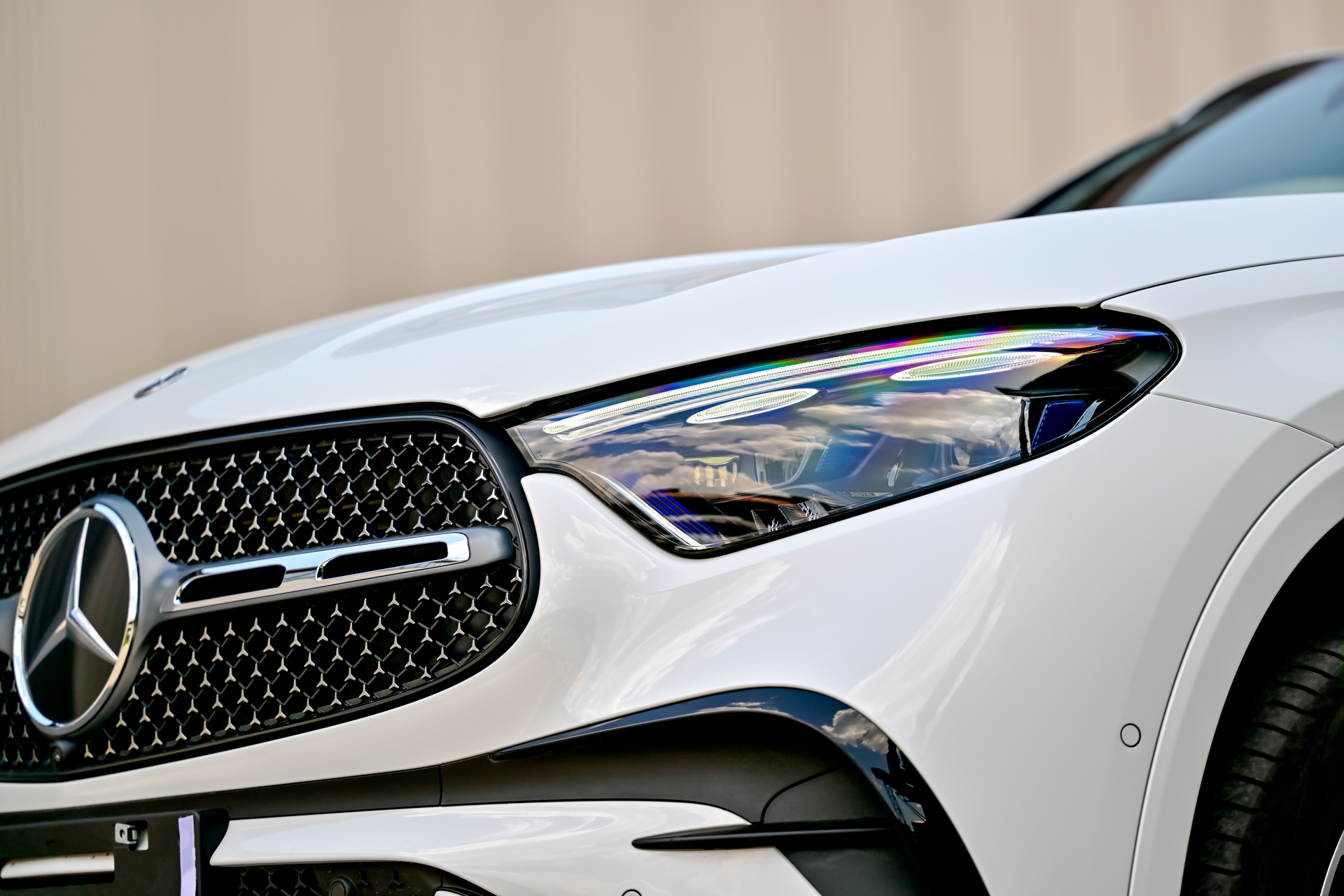 奔驰glc300整体介绍,梅赛德斯奔驰glc300什么级别