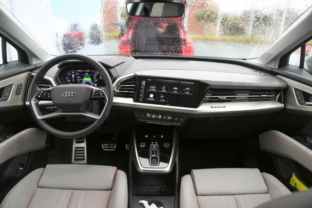 奥迪Q5的键盘是怎么用的,奥迪q5双离合好还是8at好