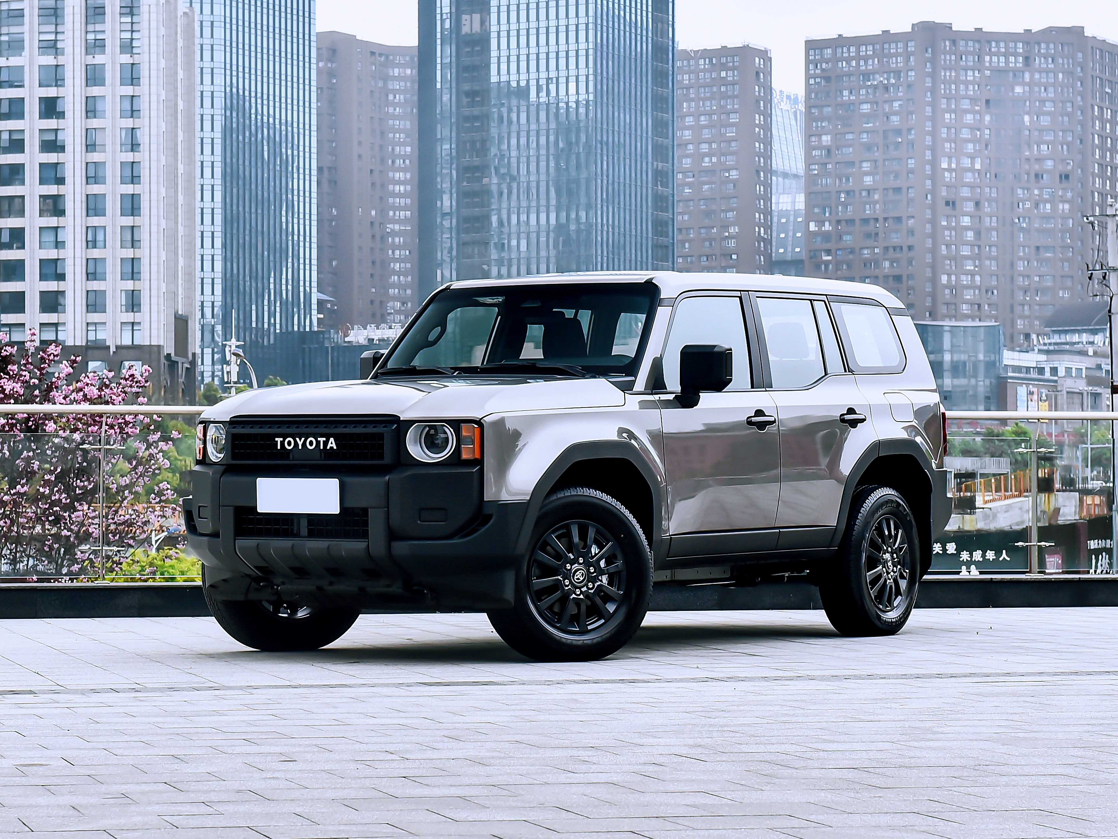 一汽丰田新车型普拉多盲订,丰田霸道普拉多2.7内饰改装皮座椅