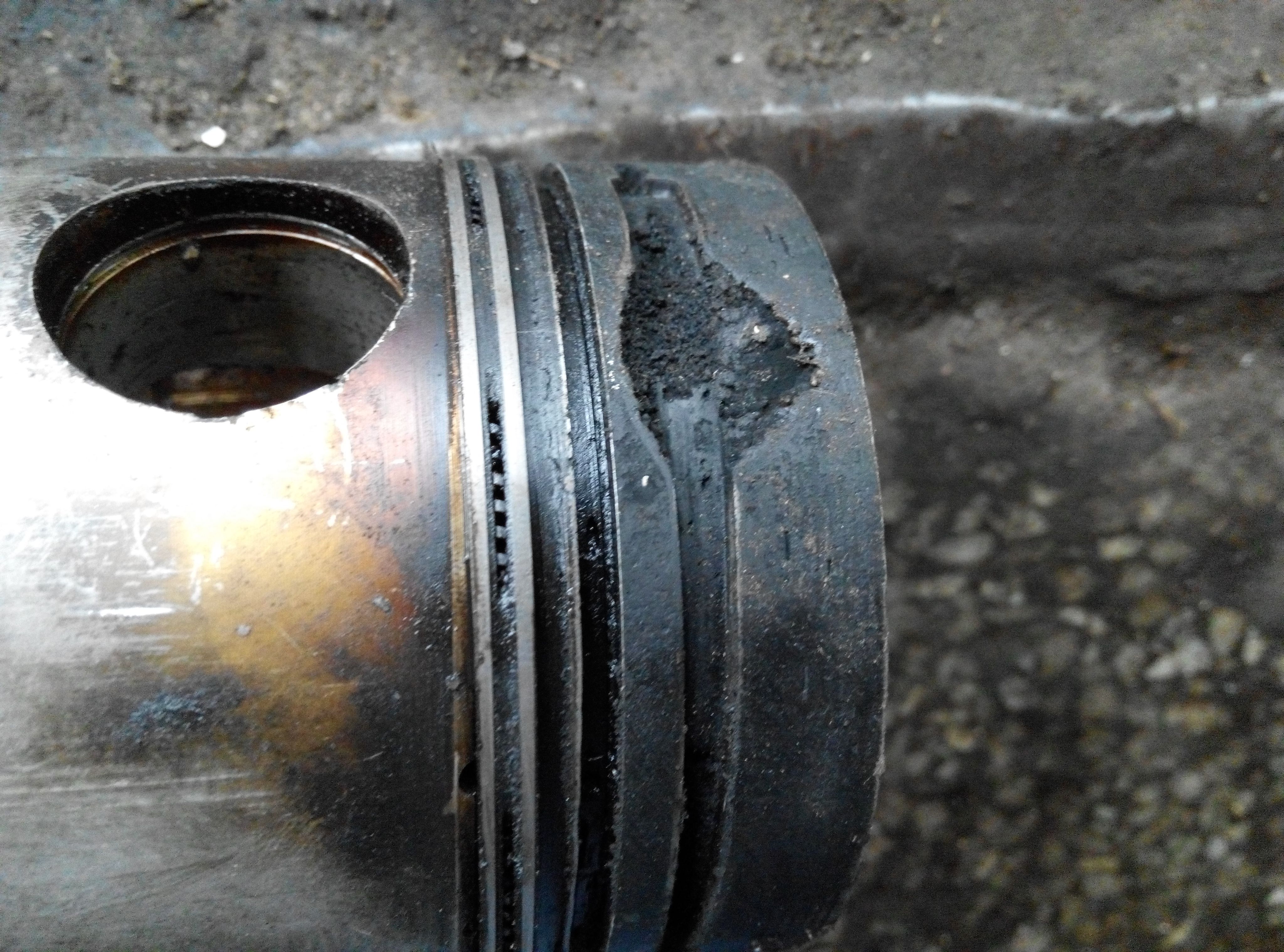 奔驰gl350柴油车烧机油如何解决,烧机油发动机会亮吗