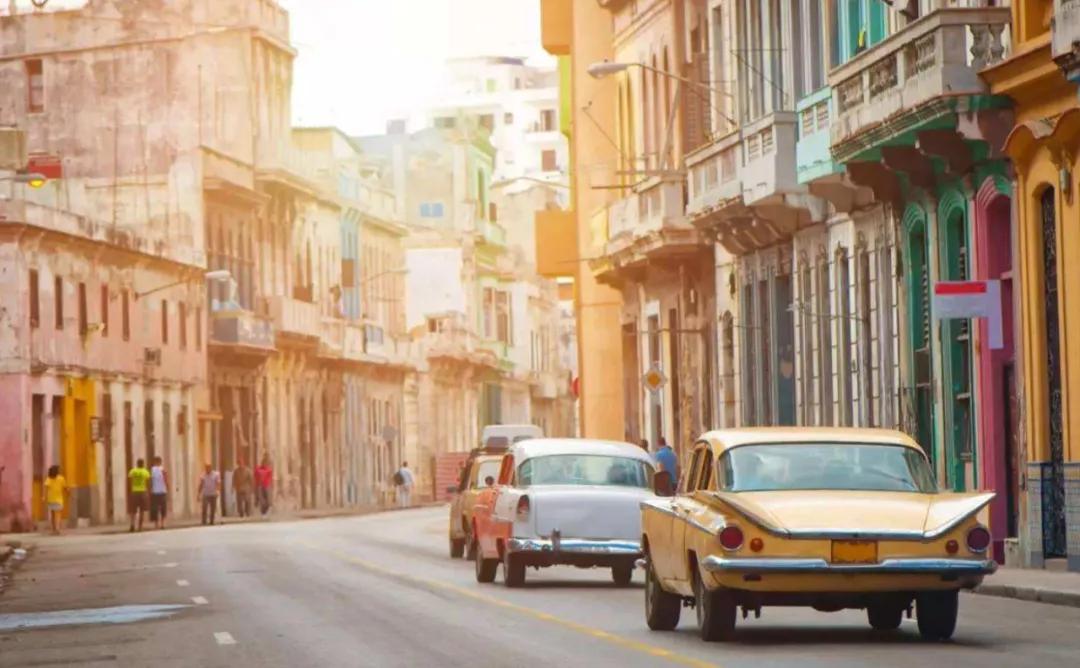 古巴老爷车集体复活，组团改成纯电驱，这将是另外一种体验